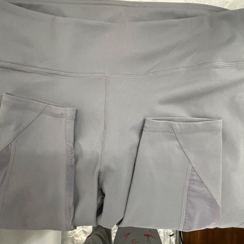Fabletics Women's Gray Athletic Leggings Mesh Panels Medium‎
